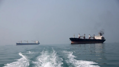 Dầu Brent dao động quanh 109 USD/thùng