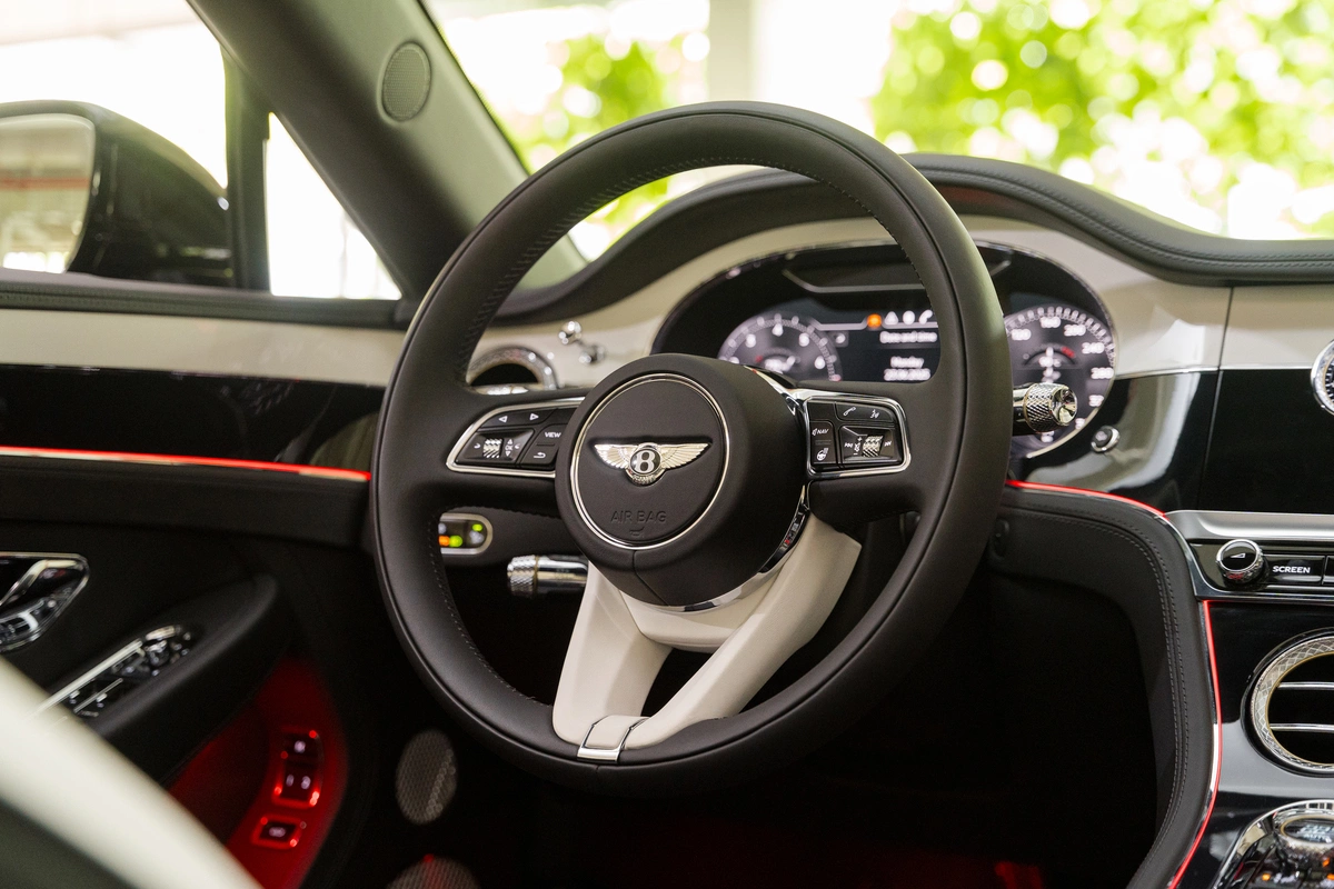Bentley Continental GTC S Vietnam Skyline - siêu sang độc bản giá 18,9 tỷ đồng