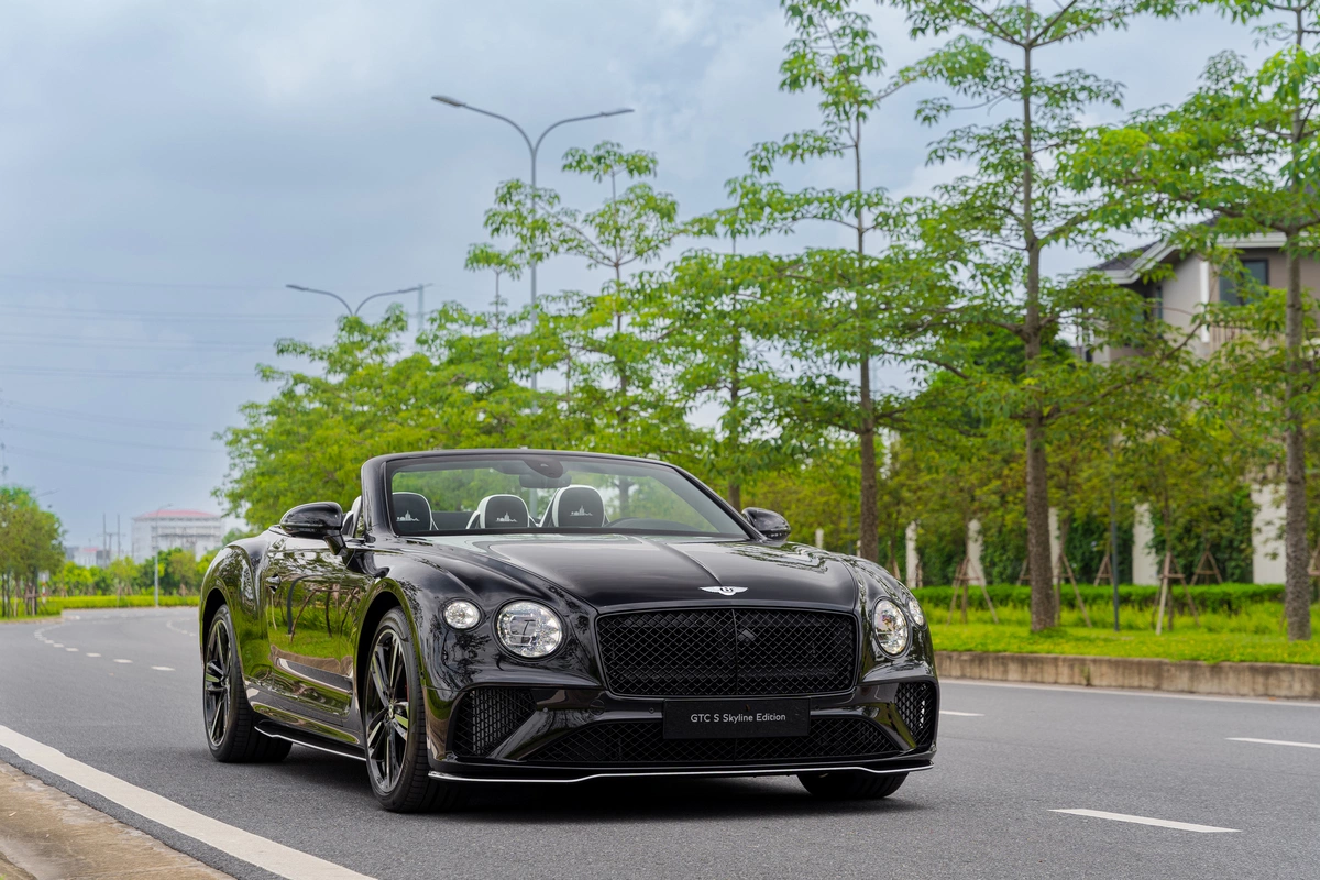 Bentley Continental GTC S Vietnam Skyline - siêu sang độc bản giá 18,9 tỷ đồng