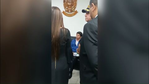 Tổng thống Peru bị luận tội và bắt giữ sau khi định giải tán Quốc hội. Dina Boluarte đã trở thành nữ  ...