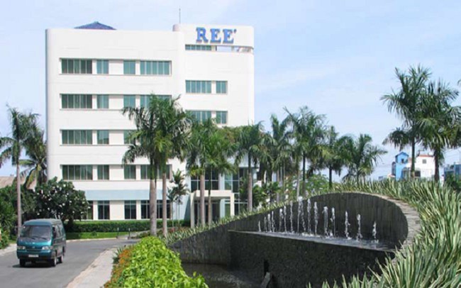 Ree- Khối lượng bùng nổ