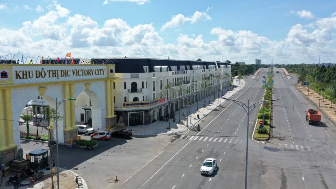 Soi độ tiềm năng của 66 căn shophouse DIC Victory City chuẩn bị đón Festival Áo Bà Ba Hậu Giang 2023  ...
