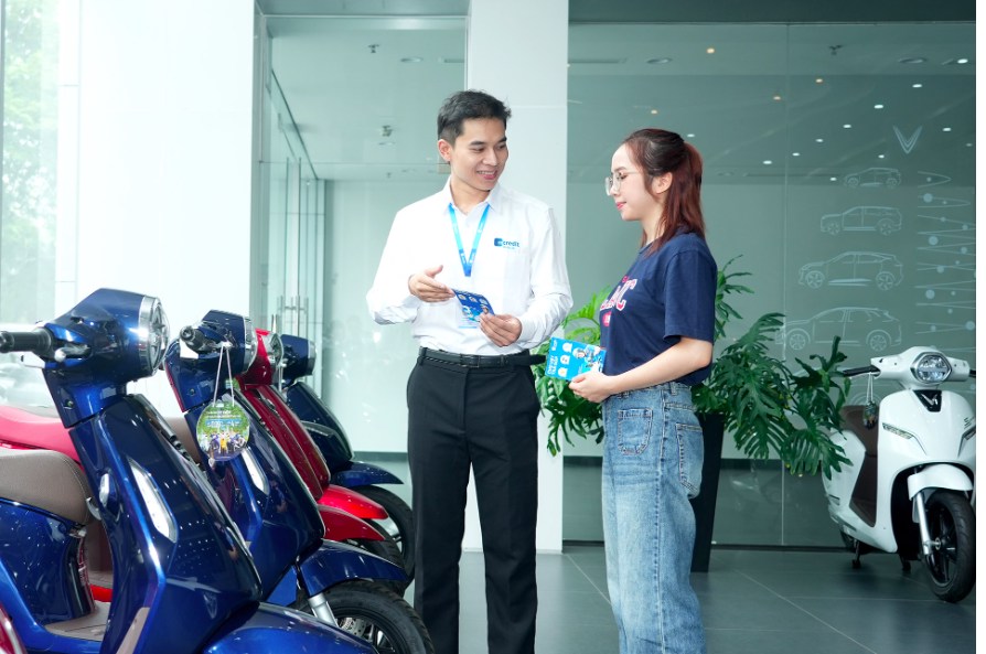 Vinfast hợp tác chiến lược với Mcredit, cung cấp giải pháp hỗ trợ tài chính cho khách hàng mua xe