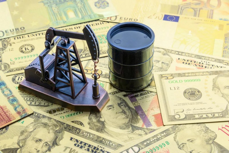 DẦU THÔ: TẬP TRUNG VÀO CÁC NHÂN TỐ CƠ BẢN. Thị trường dầu đang dao động khá mạnh và các nhà đầu tư giá  ...