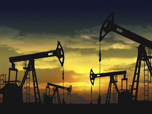 Dầu tiếp tục tăng do lo ngại về nguồn cung ở Trung Đông. ﻿. Giá dầu tăng hôm thứ Năm, thêm vào mức tăng  ...