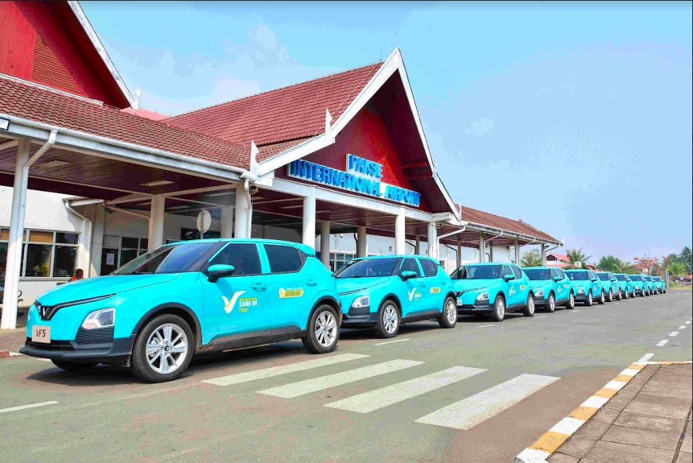 Xanh SM Lào khai trương dịch vụ Taxi Điện tại Champasak
