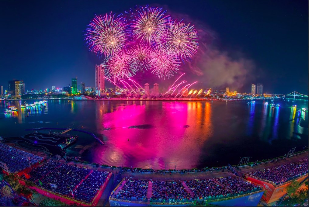 Làm thế nào để tiết kiệm chi phí đi Đà Nẵng xem Lễ hội pháo hoa hè này?
