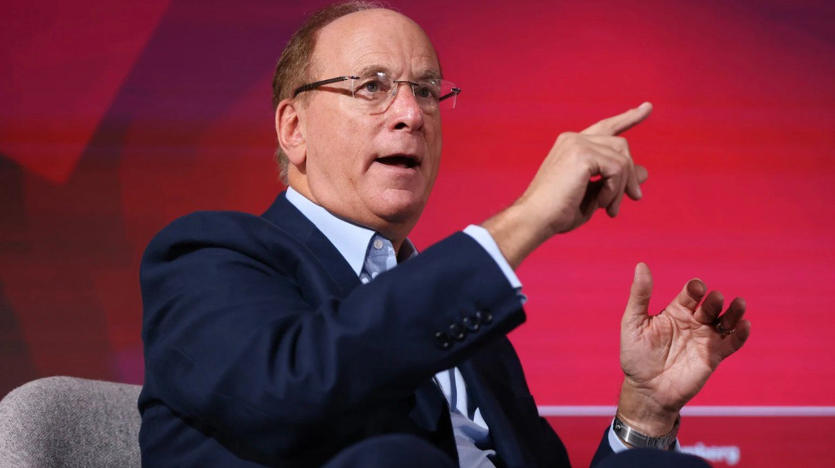 CEO Blackrock Larry Fink tuyên bố Bitcoin là loại tài sản cạnh tranh với vàng. Giám đốc điều hành Blackrock,  ...