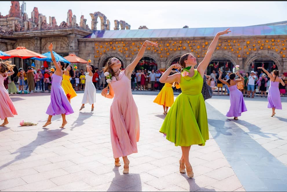Hé lộ loạt show diễn sắp ra mắt tại Thị trấn Hoàng Hôn Phú Quốc. Show trình diễn nghệ thuật thể thao  ...