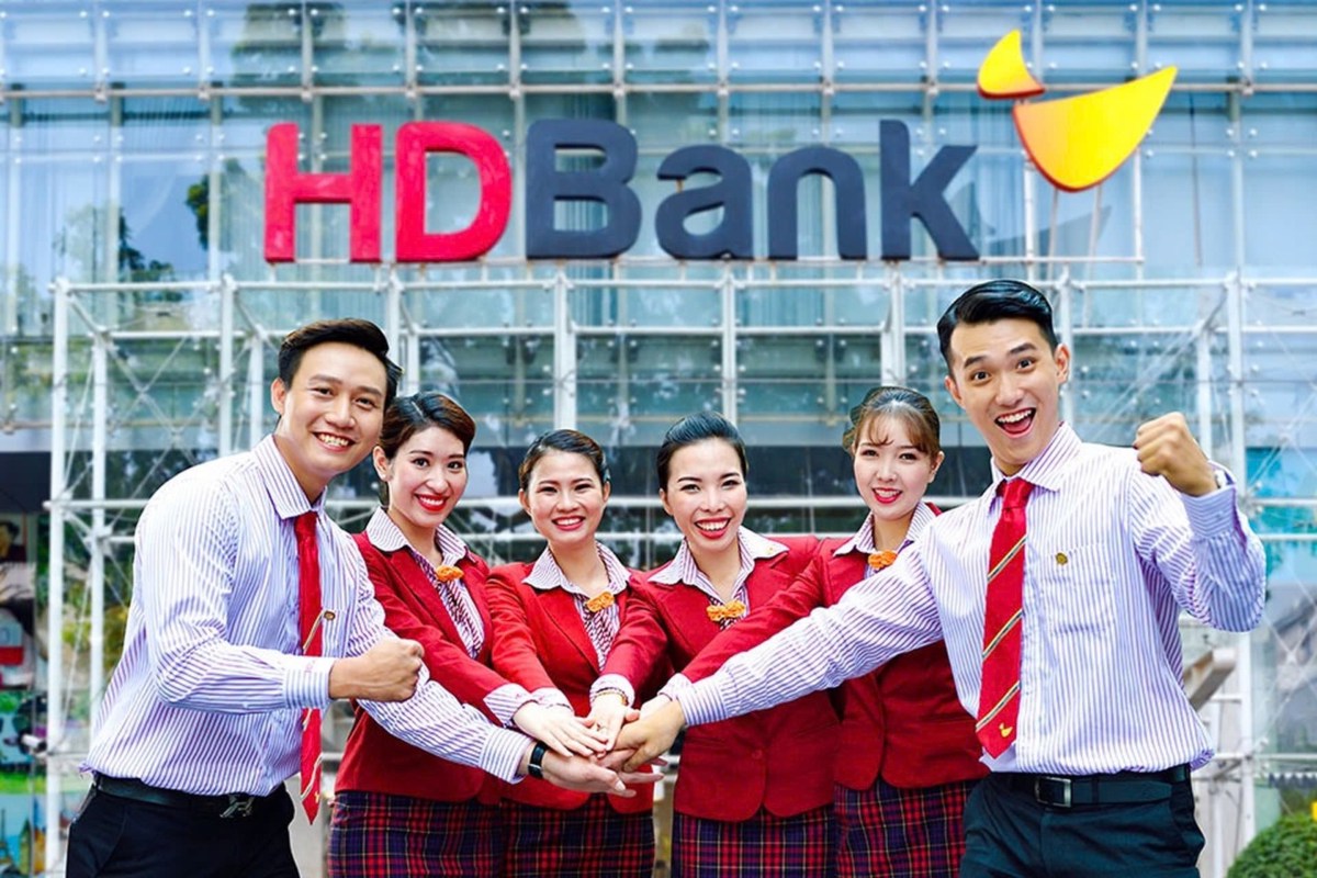 HDB - Vững bước chuỗi 12 năm tăng trưởng lợi nhuận liên tiếp - TGĐ đăng ký gom 1 triệu cổ phiếu . Ngân  ...