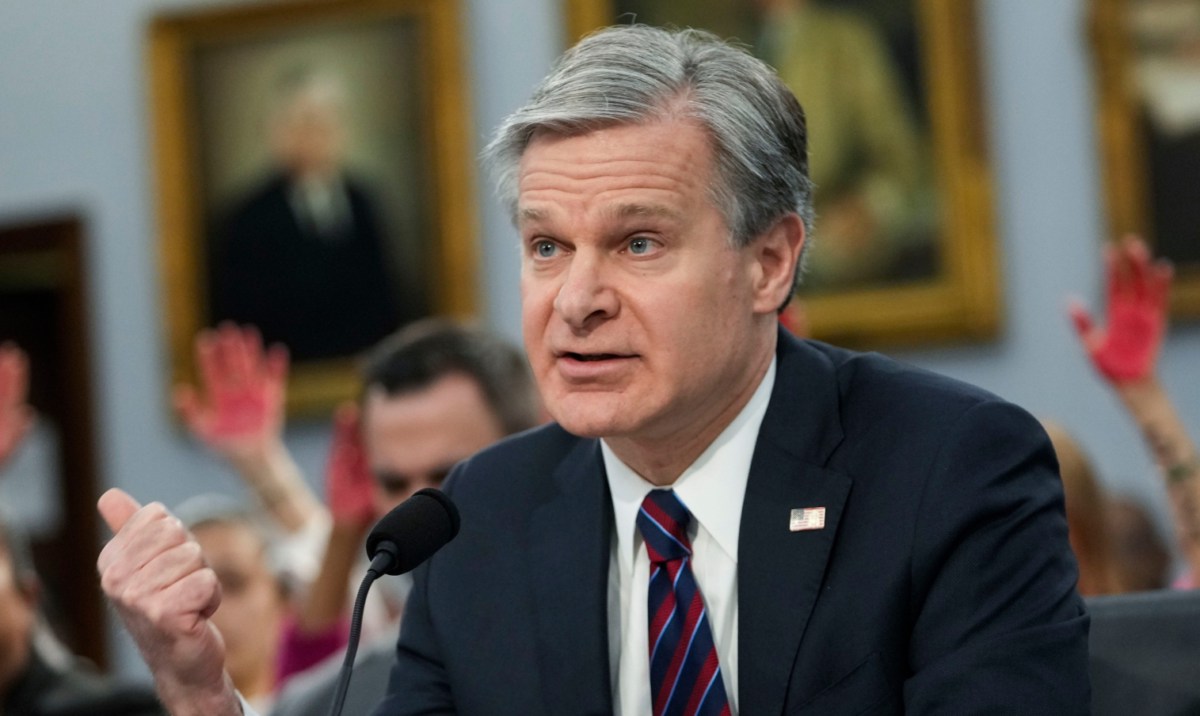 Giám đốc FBI Christopher Wray từ chức - Phe dân chủ bất bình