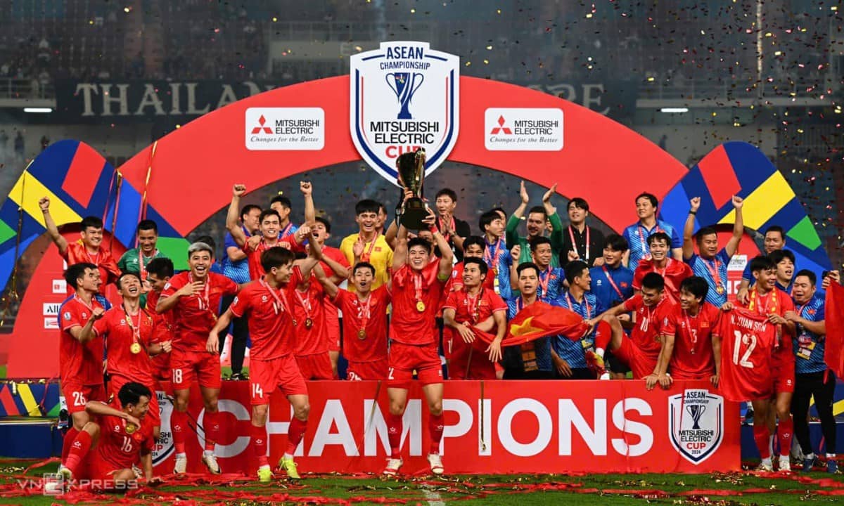 Chứng khoán và bóng đá: Những trận đấu nghẹt thở và bài học quý giá