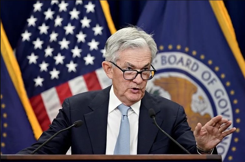 Thách thức kép của Fed: Kiểm soát thanh khoản và bất ổn chính trị 2025