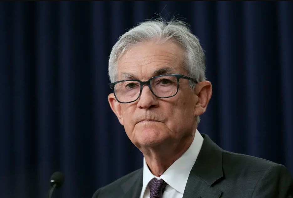 Trump Bất Ngờ Ủng Hộ Fed Giữ Lãi Suất: Nước Cờ Cao Tay Hay Nước Đi Đầy Rủi Ro?