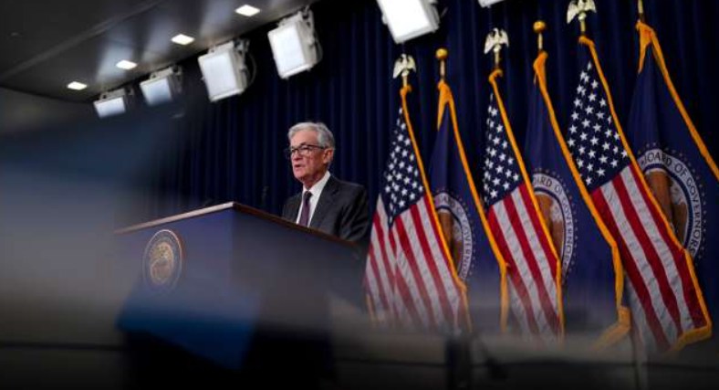 Fed Cẩn Trọng: Giữ Nguyên Lãi Suất Cho Đến Khi Lạm Phát Giảm Xuống 2% – Tương Lai Kinh Tế Có Thể Đổi Mới?