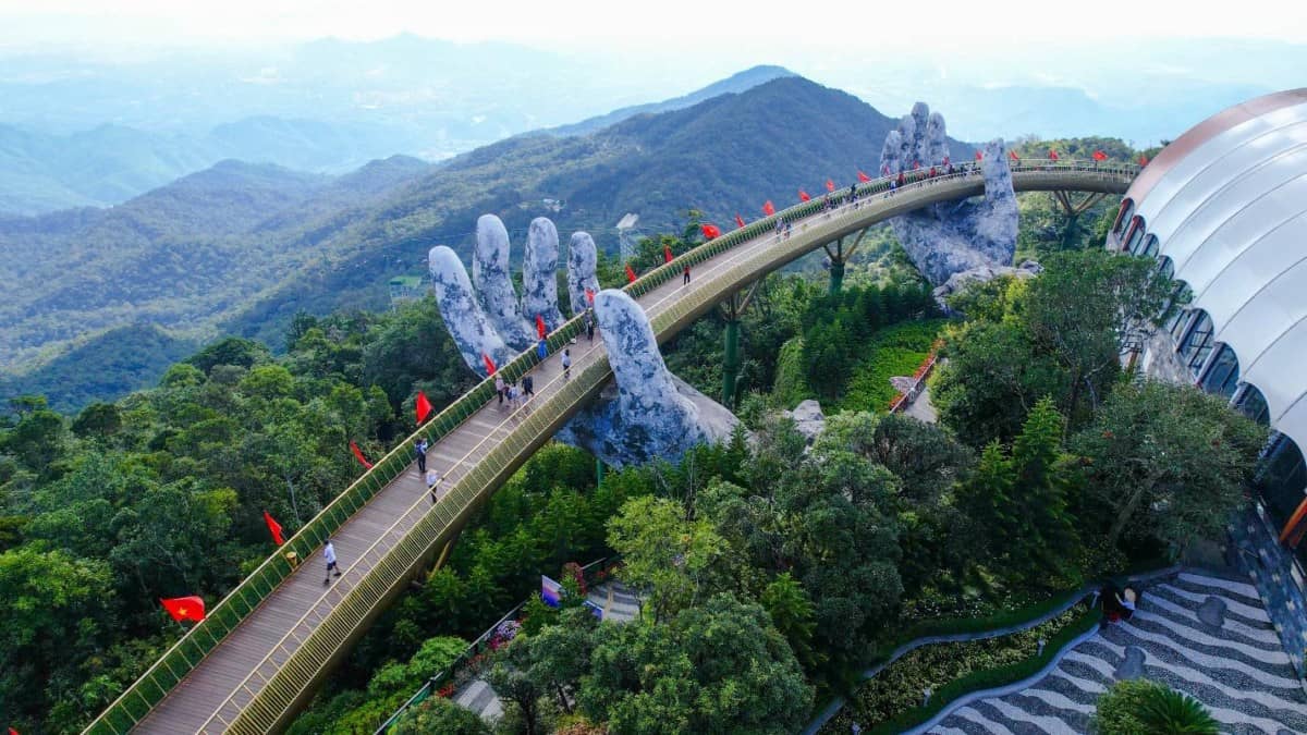 Bà Nà đẹp như chốn thần tiên vào mùa săn mây