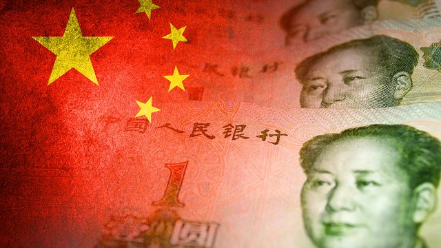 Vàng tăng vọt khi Bắc Kinh hạ tỷ giá cố định đồng Nhân dân tệ trước dữ liệu kinh tế Trung Quốc đánh bại thuế quan