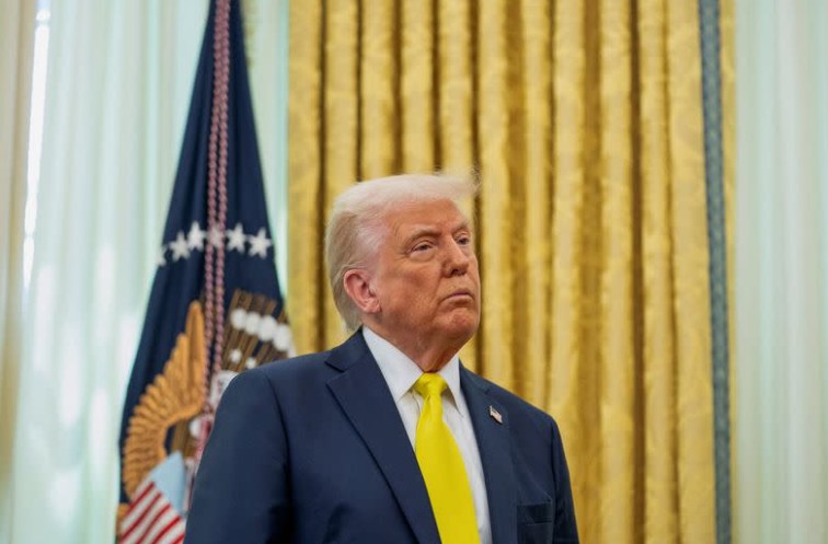 Trump cảnh báo suy thoái sẽ sớm diễn ra nếu Fed không hạ lãi suất “ngay bây giờ”!