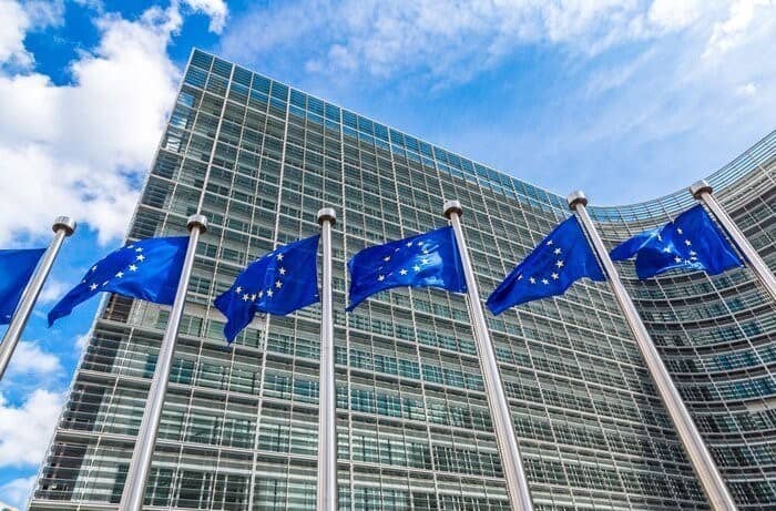 Trump siết chặt thương mại – “liều thuốc mạnh” bất ngờ cứu EU?