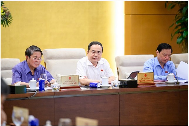 Chứng khoán ngày 23/04/2025: VN-Index bứt phá tăng hơn 13 điểm, sắc xanh lan tỏa rộng khắp