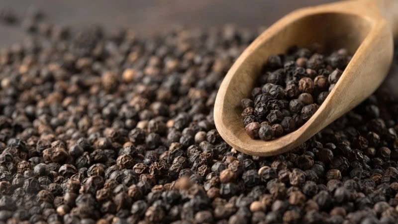Giá tiêu trong nước ổn định, thị trường thế giới phục hồi