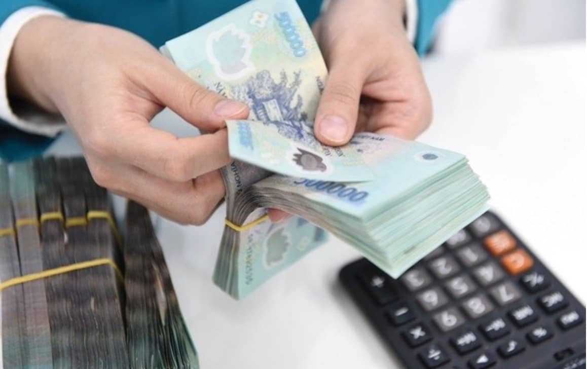 🔔 Loạt ngân hàng chia cổ tức tiền mặt “khủng” trong năm 2025 – Dòng tiền đổ về cổ đông. Trong bối cảnh  ...