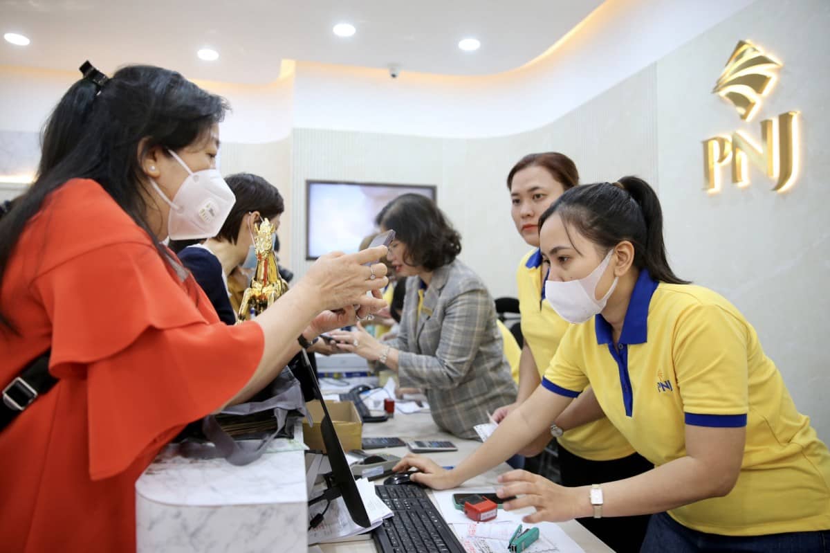 PNJ: Chiết khấu 30% từ đỉnh - Vùng đáy đã xác nhận?