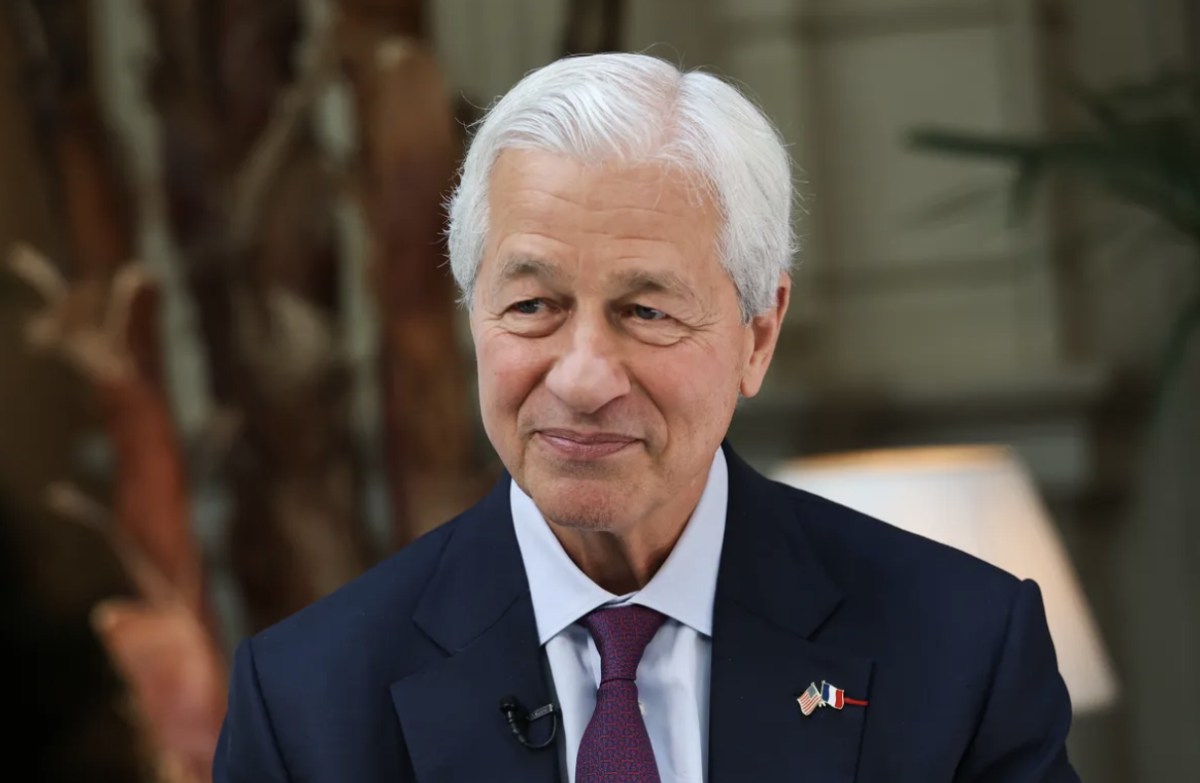 CEO JPMorgan cảnh báo nguy cơ suy thoái vẫn còn hiện hữu giữa làn sóng bất ổn từ chính sách thuế quan.  ...