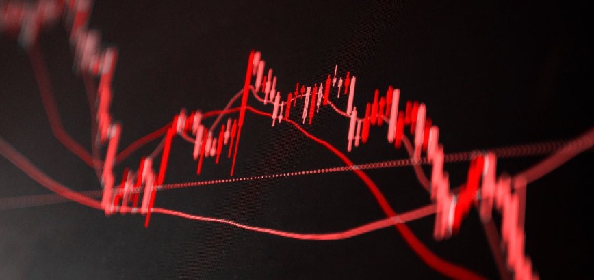 Moody's hạ xếp hạng nợ Mỹ – Tác động ngắn hạn đến tâm lý, dài hạn vẫn là lạm phát và chính sách