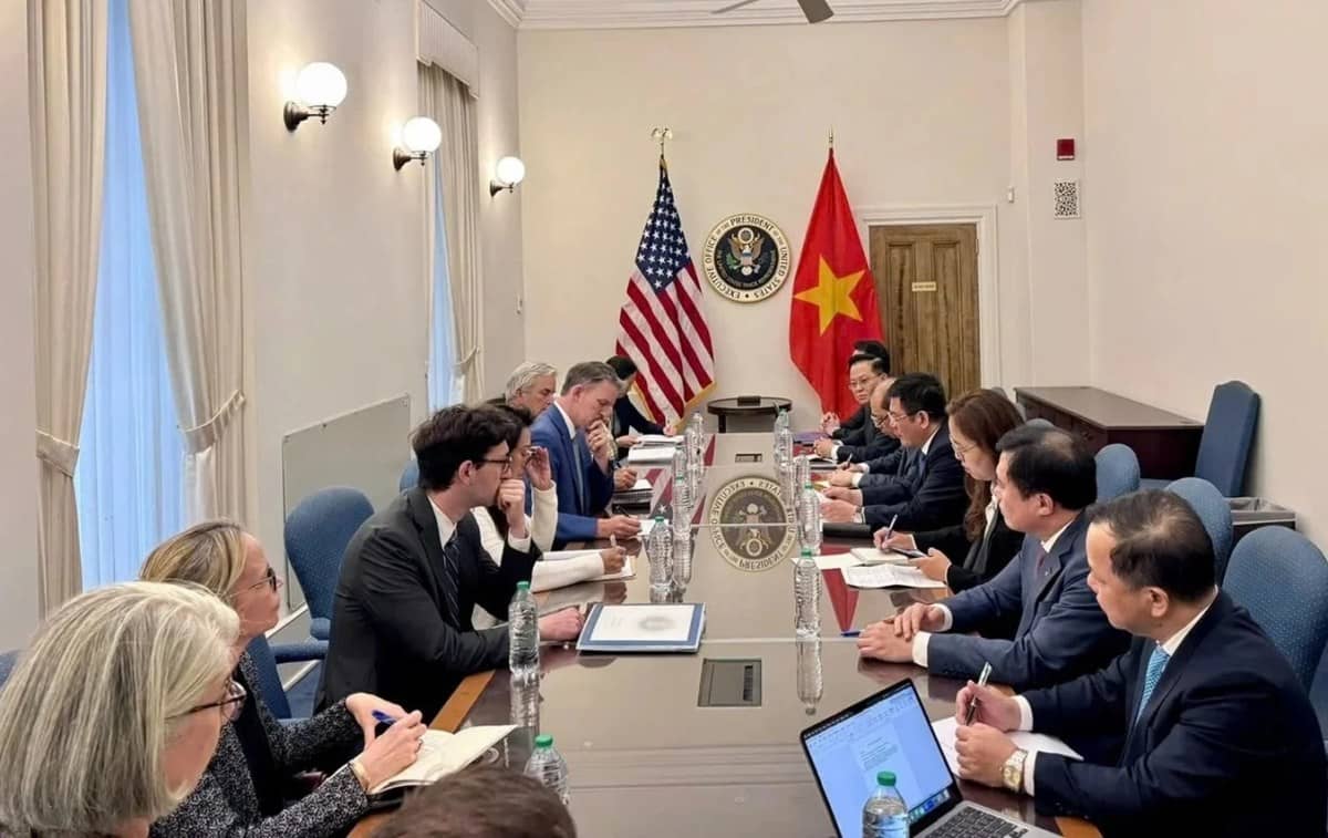 🇻🇳 Đàm phán Việt – Mỹ: Những ẩn số phía sau cuộc chơi thuế quan. 🧭 Nhà đầu tư cần chuẩn bị gì nếu  ...