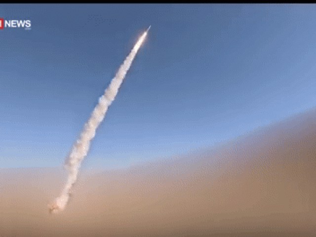 Iran lần đầu tiên phóng tên lửa đạn đạo Kheibarshekan đa đầu đạn vào Israel trong chiến dịch True Promise 3