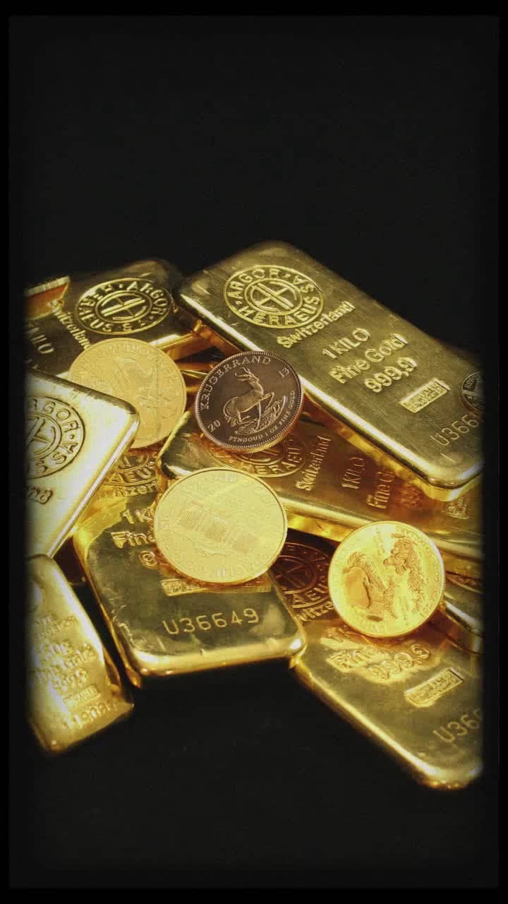 Xoá độc quyền vàng miếng – Dòng tiền đầu cơ sẽ chảy đi đâu ?
"Vàng đang bị độc quyền – giá trong nước luôn cao hơn thế giới tới 20 triệu/lượng! 
Vậy nếu xoá độc quyền, điều gì sẽ xảy ra?"
✅ Nguồn cung vàng sẽ tăng.
✅ Giá trong nước và thế giới thu hẹp.
✅ Vàng kém hấp dẫn hơn với dân đầu cơ.
💸 Dòng tiền đầu cơ sẽ buộc “tìm nhà mới” → hàng hoá, bất động sản, cổ phiếu, tiền số...
🚨 Thậm chí nếu vàng được đưa lên sàn hàng hóa – cuộc chơi sẽ hoàn toàn thay đổi
