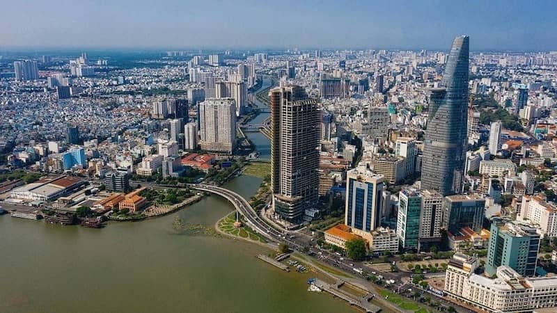 Ai hưởng lợi khi dòng tiền chảy mạnh vào kênh bất động sản và chứng khoán?