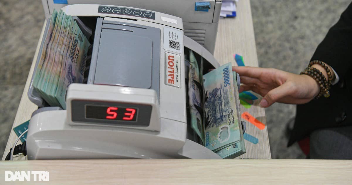 Chuyên gia: Nên nâng ngưỡng thu nhập chịu thuế 35% lên 120-150 triệu đồng