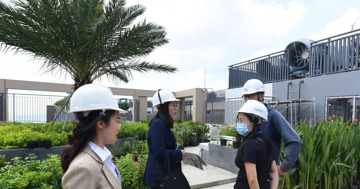 Dòng vốn giá rẻ tràn vào bất động sản