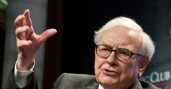Thẳng tay rót gần 1 tỷ USD vào cổ phiếu tăng 7,450%: Warren Buffett không thể 'ngó lơ' AI dù liên tục xả cổ phiếu Mỹ, vì sao?