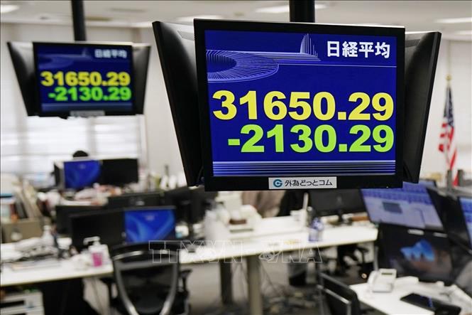 Các thị trường chứng khoán phân hóa trước kỳ vọng Fed cắt giảm lãi suất