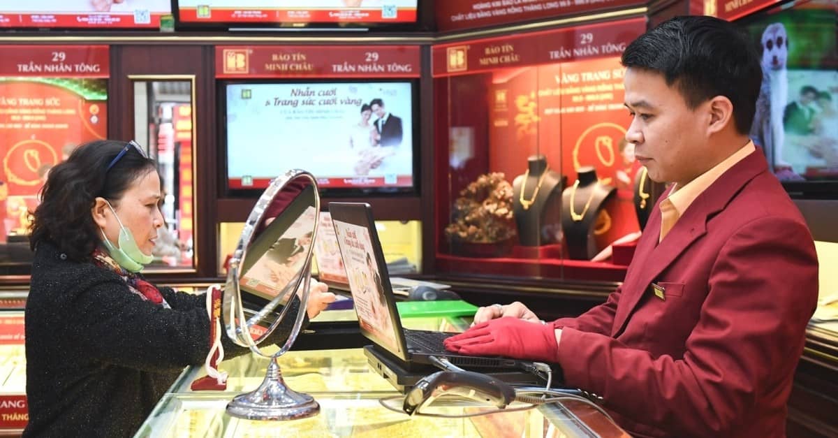 Đánh thuế thu nhập từ mua bán vàng: Cần phân biệt tích trữ và đầu cơ