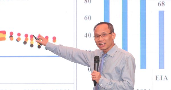 TS. Cấn Văn Lực: Một công chức tại Việt Nam hiện cần tới gần 26 năm làm việc mới mua được một căn chung cư, trong khi mức bình quân thế giới là 15 năm