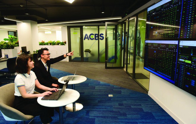 Giám đốc Phòng Phân tích ACBS: VN-Index có thể đạt tới 2.100 điểm