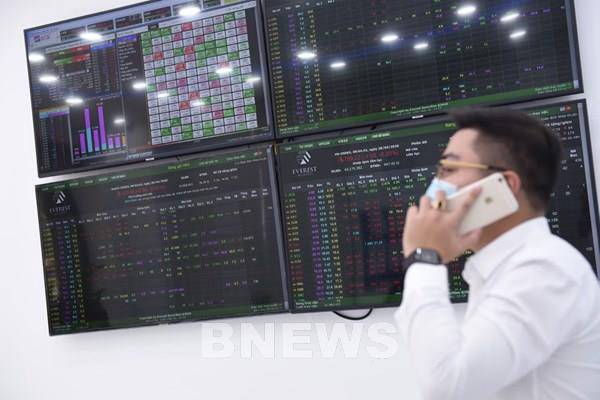 Khối ngoại bán ròng 96.522 tỷ đồng trên HOSE - vượt xa con số cả năm 2024