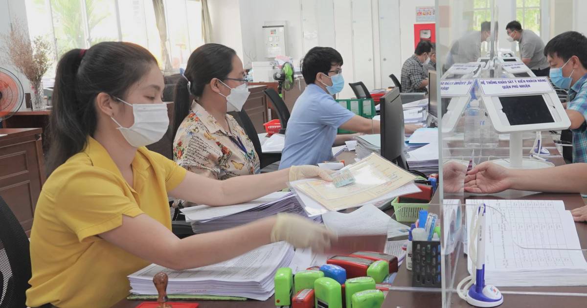 Trả lương theo KPI, vị trí việc làm: Cách loại bỏ cán bộ 'sáng cắp ô đi, tối cắp ô về'?