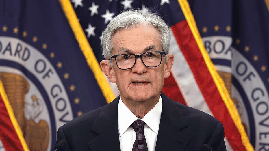 Chủ tịch FED - Jerome Powell gửi thông điệp mạnh mẽ về thuế quan và lãi suất tại diễn đàn ECB!