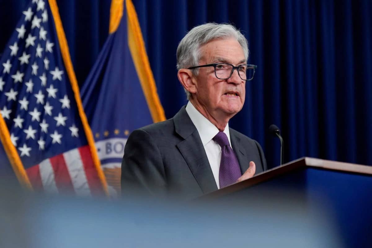 Chủ tịch Fed Powell lên tiếng: Ưu tiên hệ thống ngân hàng, im lặng về lãi suất