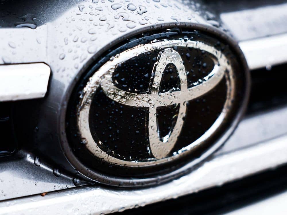 Toyota tăng dựng đứng hơn 15% – cổ phiếu ô tô Nhật bùng nổ nhờ kỳ vọng hạ thuế nhập khẩu