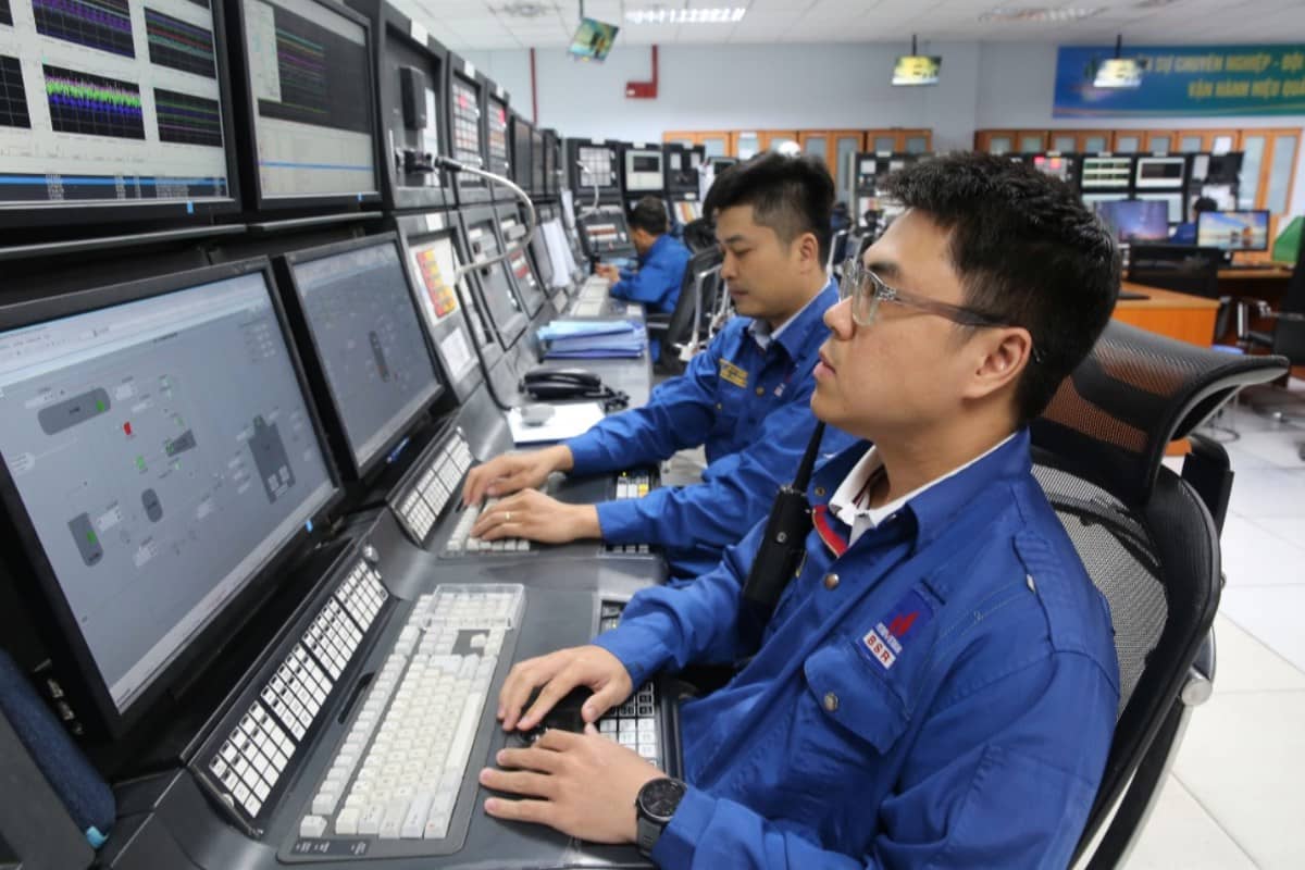 BSR - Ông vua ngành lọc hoá dầu 2025 - dư dịa vượt kế hoạch