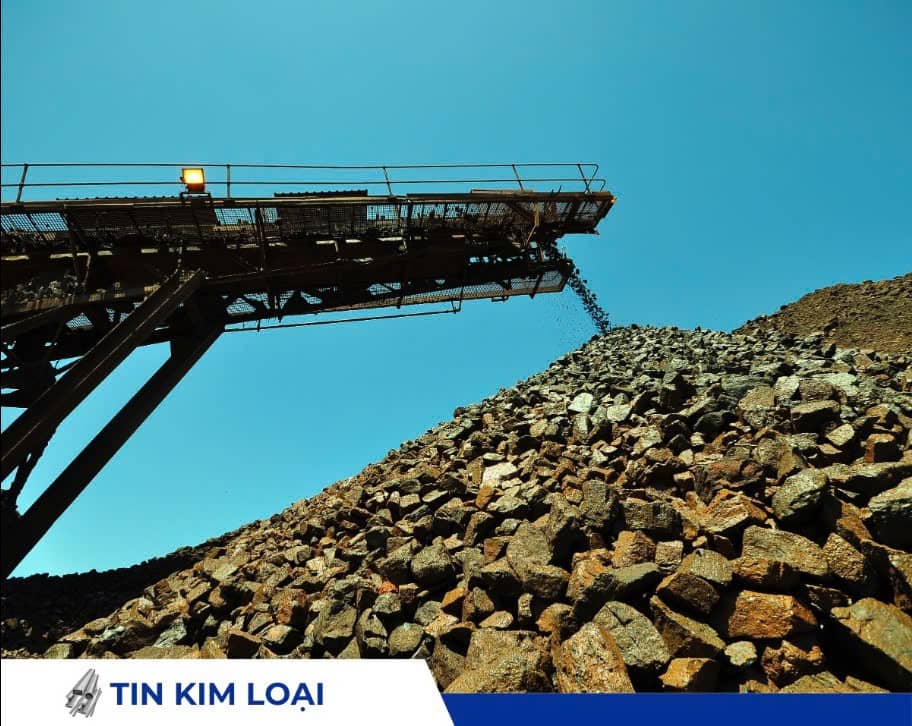 Giá quặng sắt 31/07 giảm do dữ liệu sản xuất Trung Quốc tháng 7 yếu