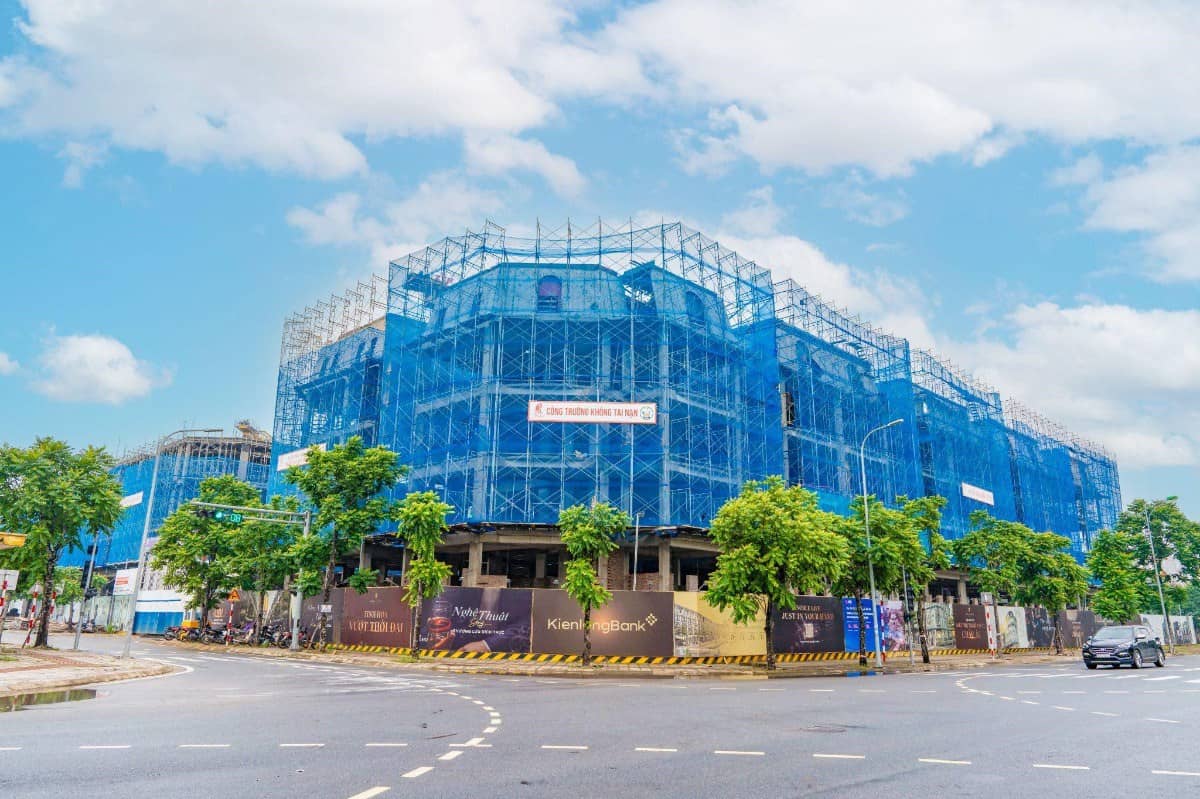 Cập nhật tiến độ xây dựng các dự án trọng điểm trong dòng thấp tầng Noble Palace của Sunshine Group.  ...