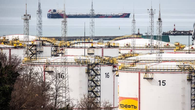 Dầu hồi phục trong “vòng xoáy” Mỹ - Nga và OPEC+