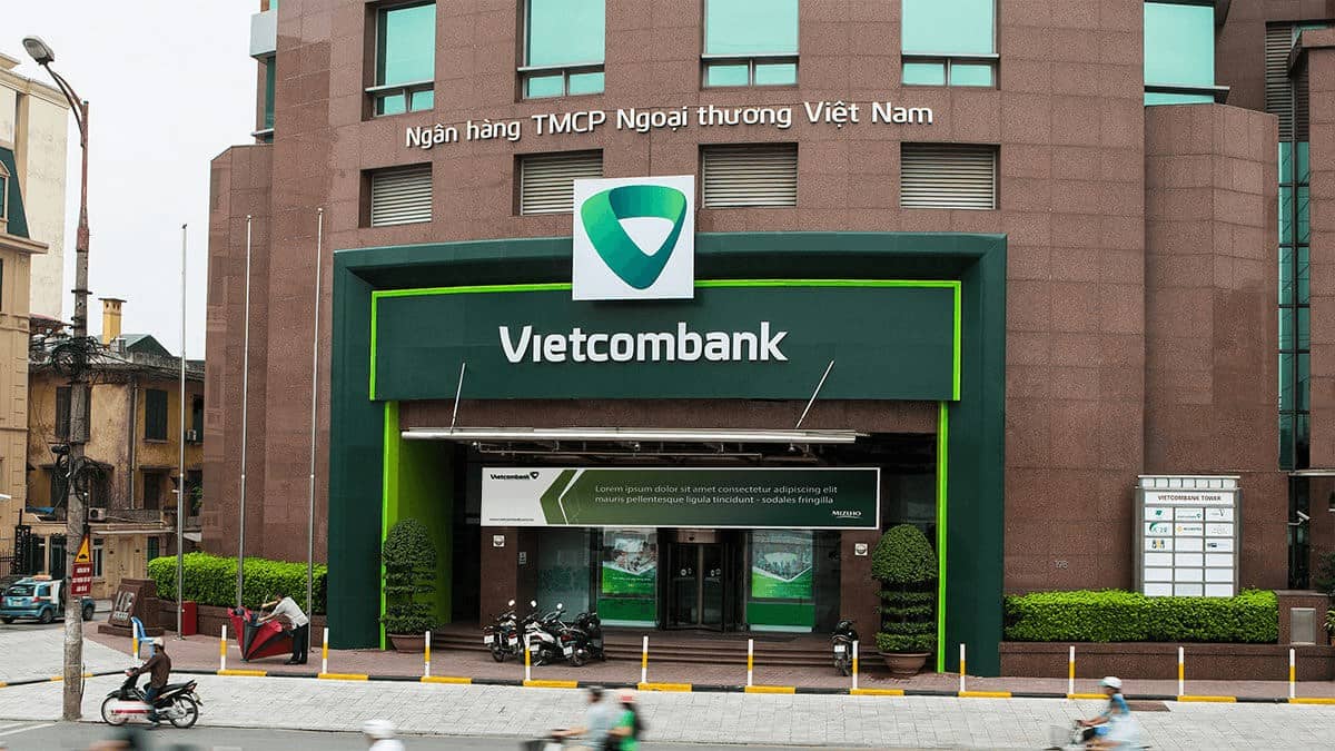 Cổ phiếu VCB – Hầm trú ẩn giữa rủi ro ngân hàng. Cổ phiếu Vietcombank (VCB) được xem là hầm trú ẩn an  ...